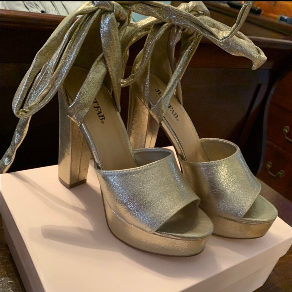 Gold goddess JUSTFAB sandals